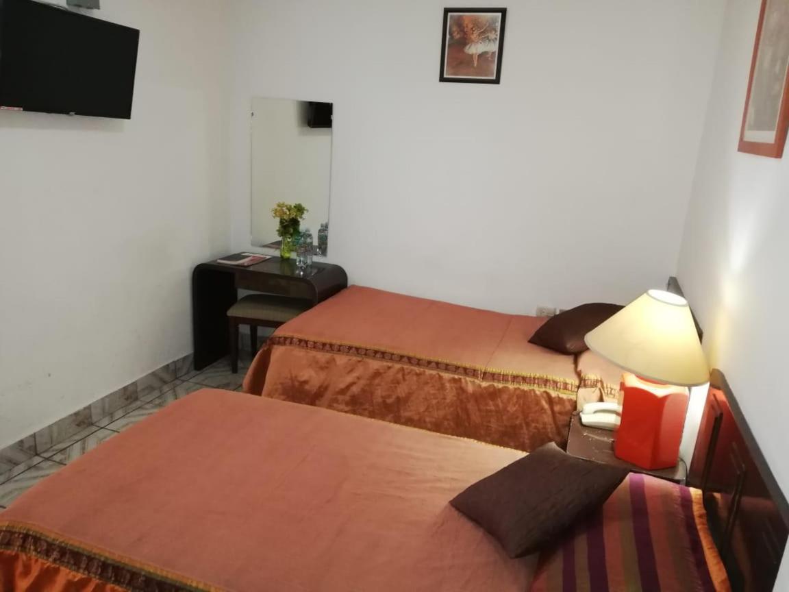 Hotel Grecia Real San Salvador Extérieur photo