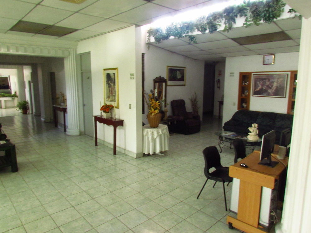 Hotel Grecia Real San Salvador Extérieur photo
