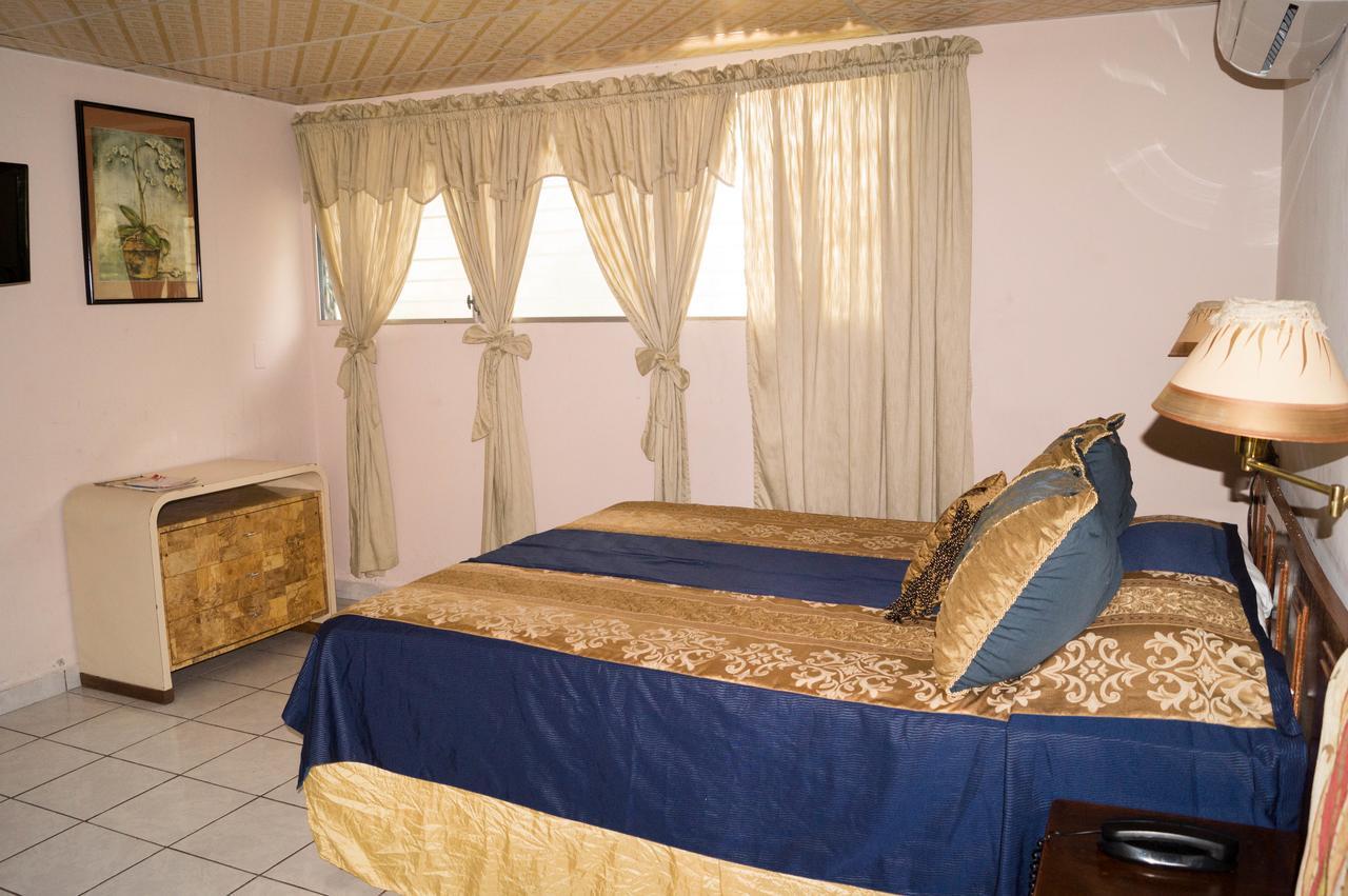 Hotel Grecia Real San Salvador Extérieur photo