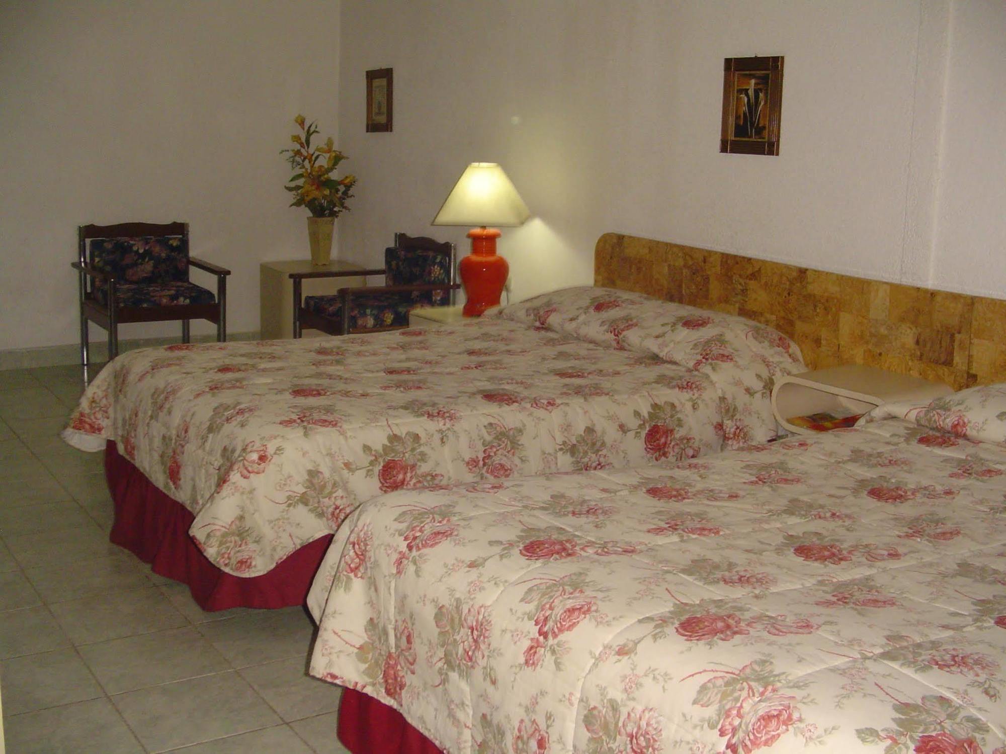 Hotel Grecia Real San Salvador Extérieur photo