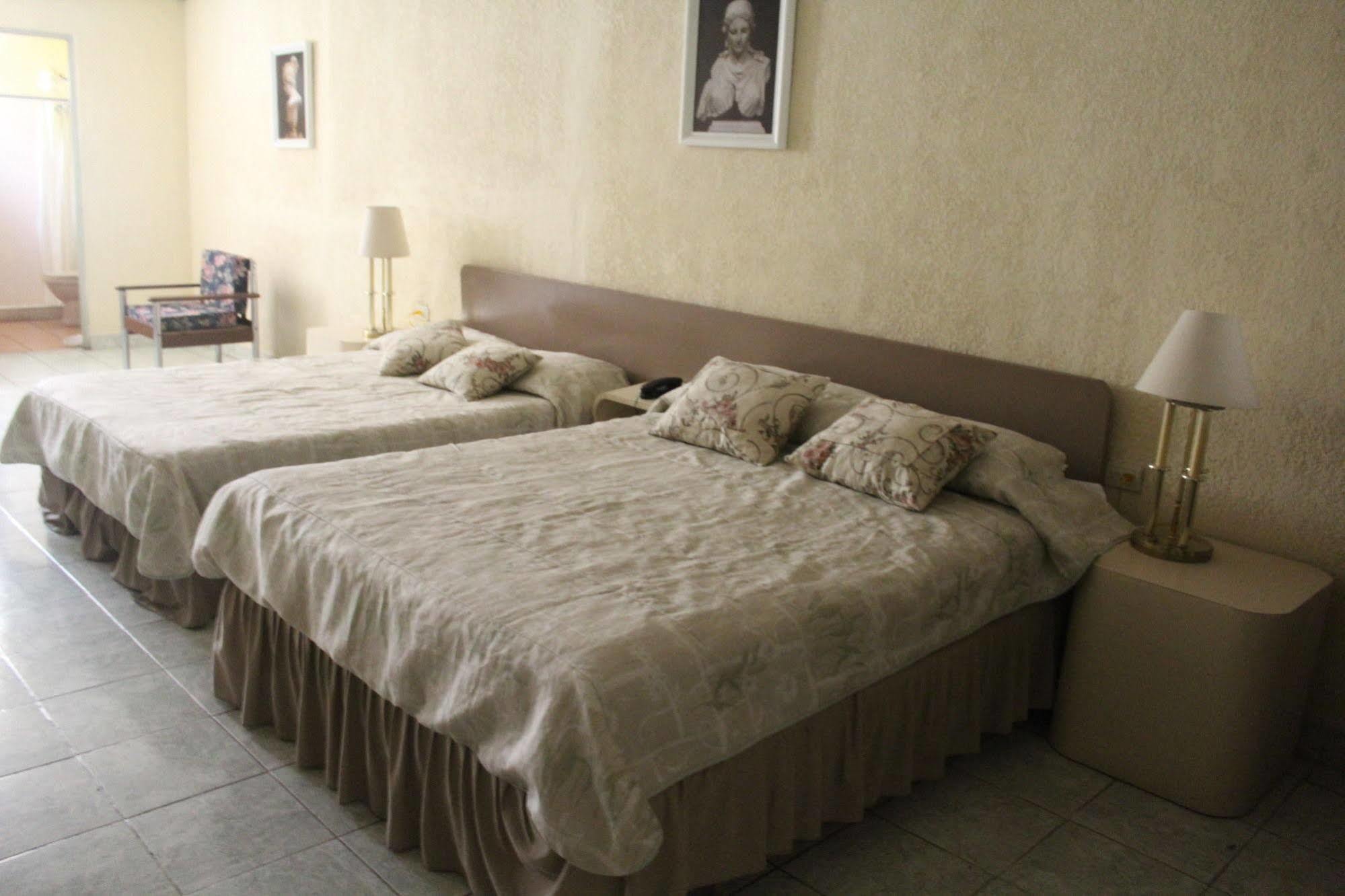 Hotel Grecia Real San Salvador Extérieur photo
