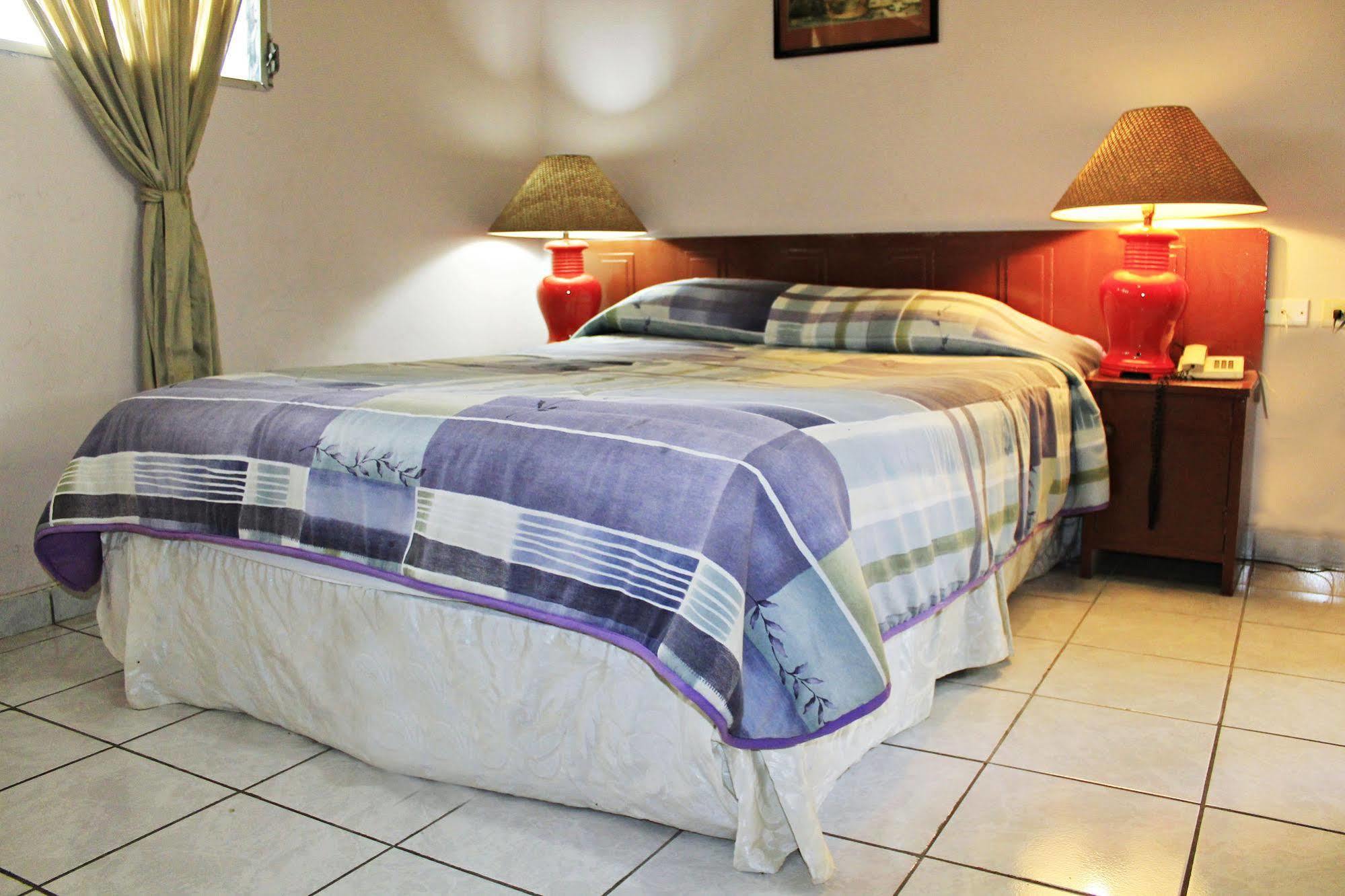 Hotel Grecia Real San Salvador Extérieur photo