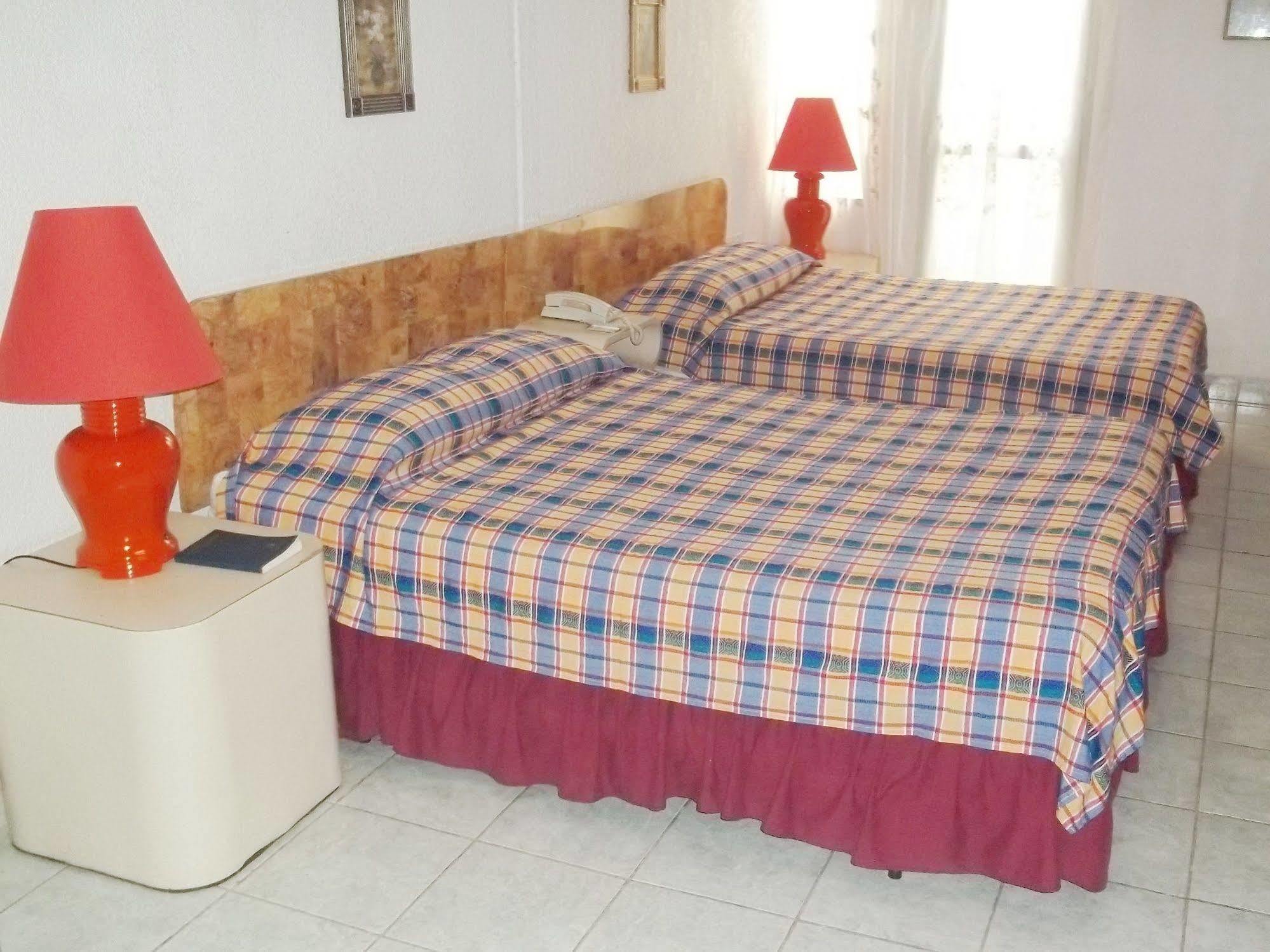 Hotel Grecia Real San Salvador Extérieur photo