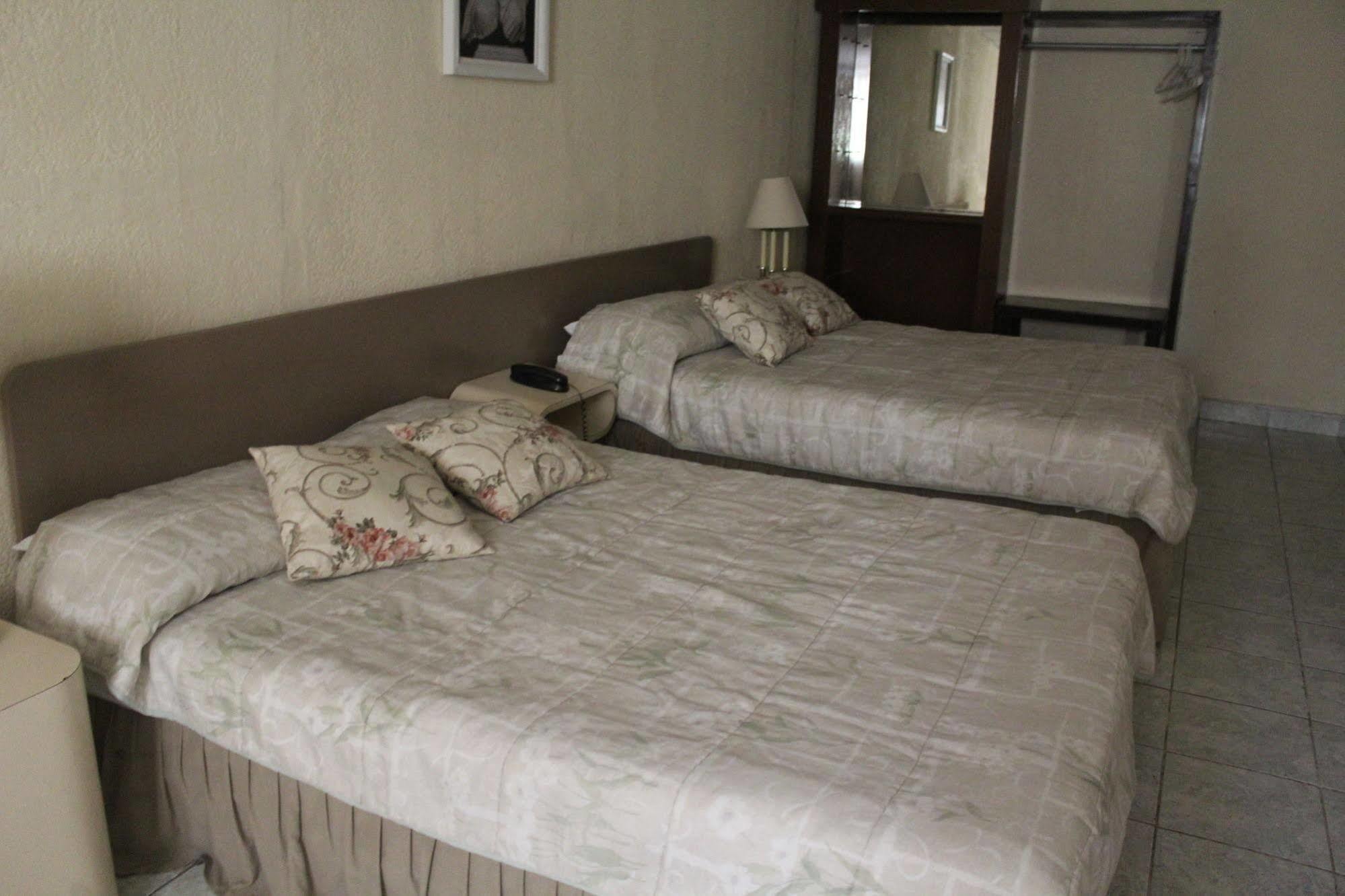 Hotel Grecia Real San Salvador Extérieur photo