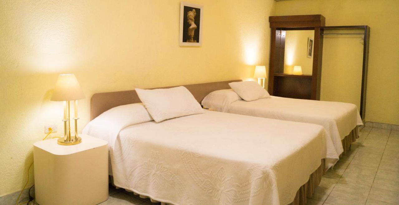 Hotel Grecia Real San Salvador Extérieur photo