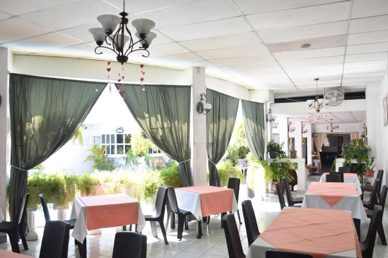 Hotel Grecia Real San Salvador Extérieur photo